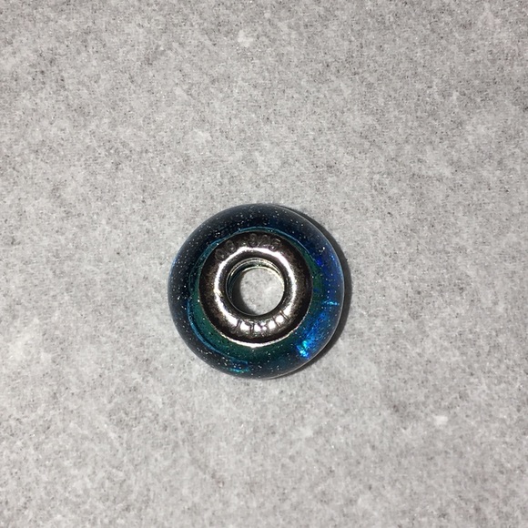 Beautiful sterling silver charms for your bracelet - Picture 3 of 5